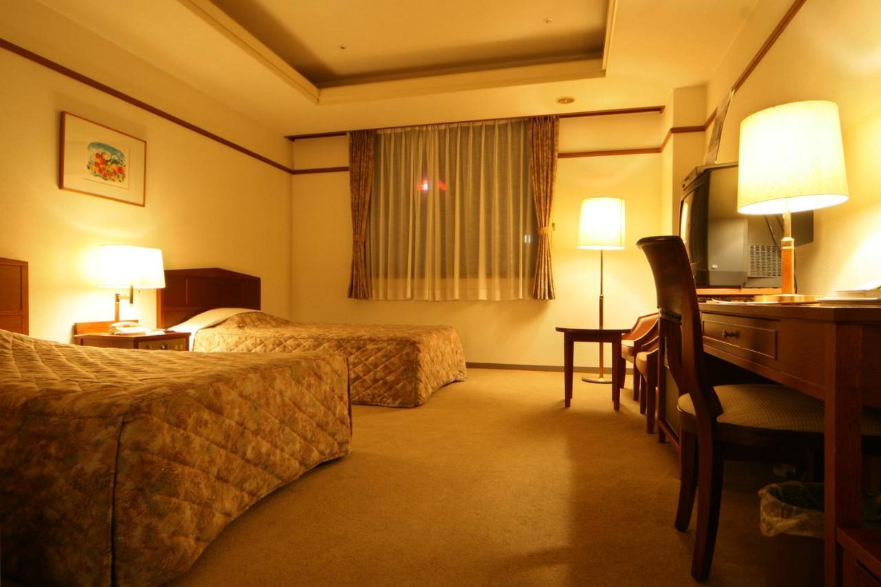 โฮเทล ดันโระกัง Hotel โคฟุ ภายนอก รูปภาพ