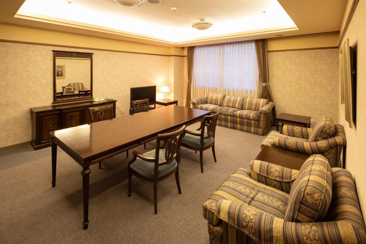 โฮเทล ดันโระกัง Hotel โคฟุ ภายนอก รูปภาพ